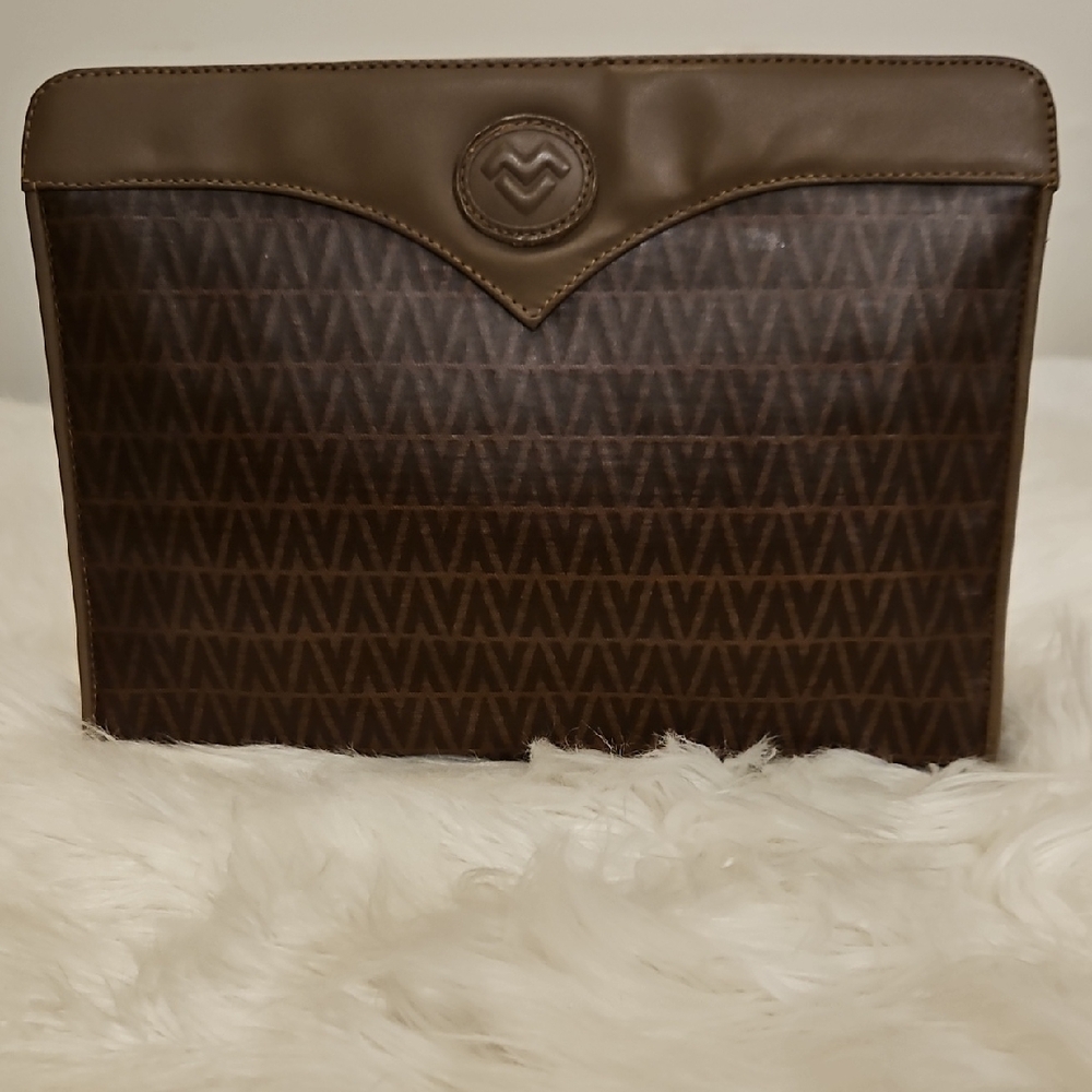 Mario Valentino Clutch